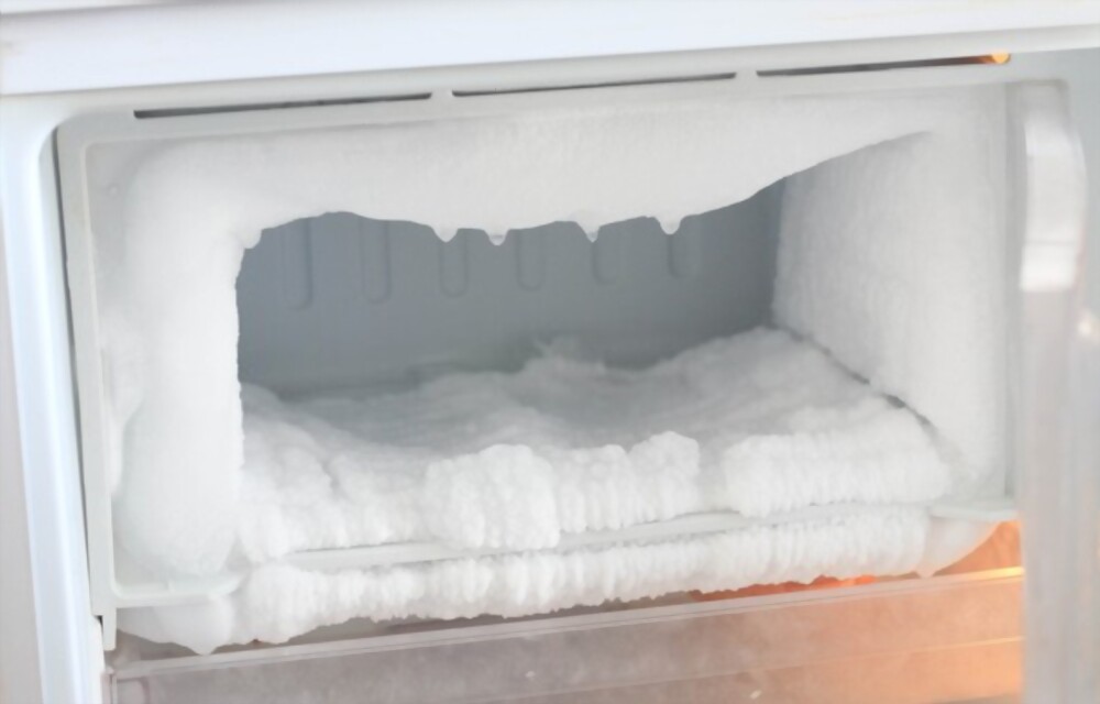 Mengatasi Es Batu di Freezers yang Berbau